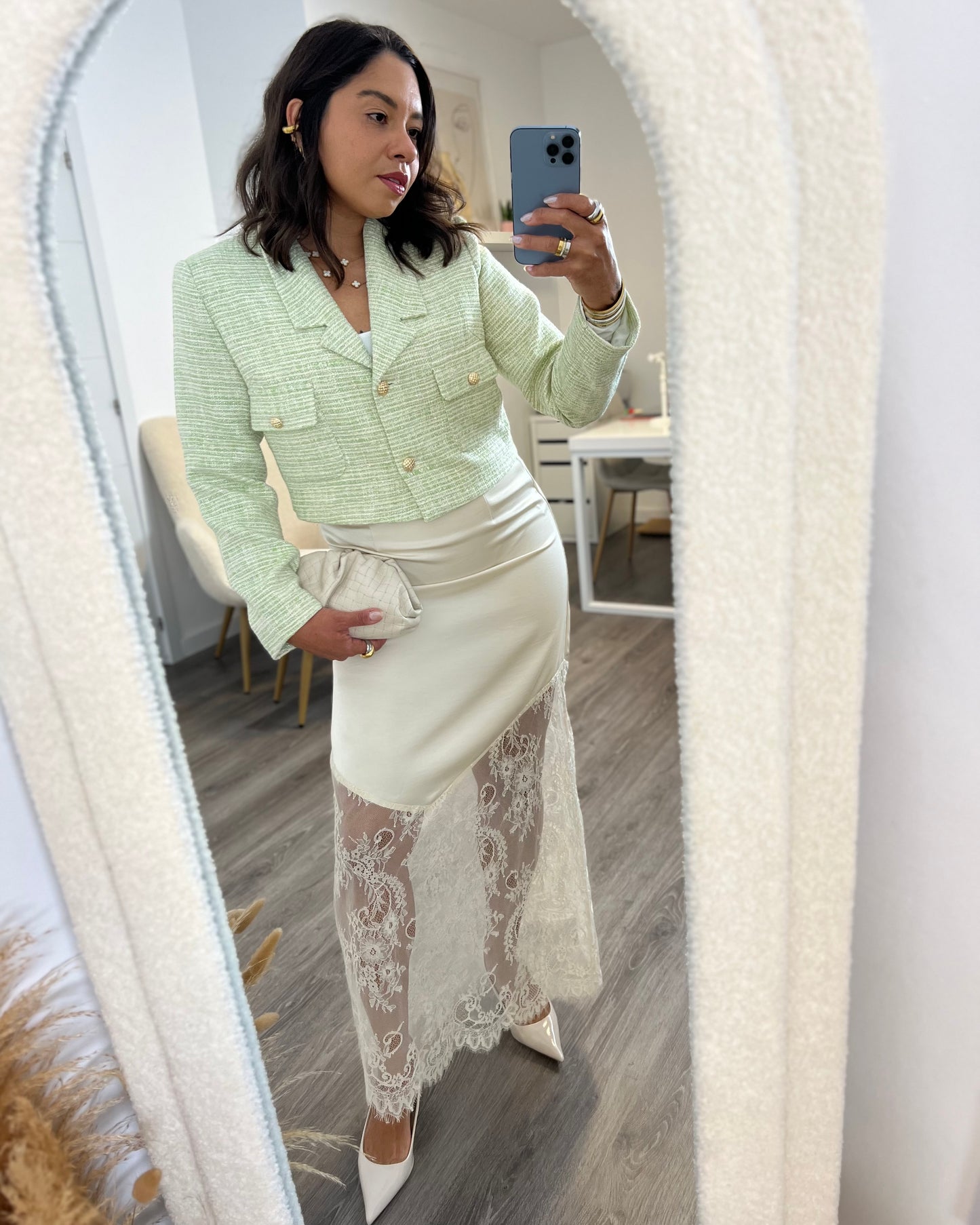 Falda satinada con encaje Beige