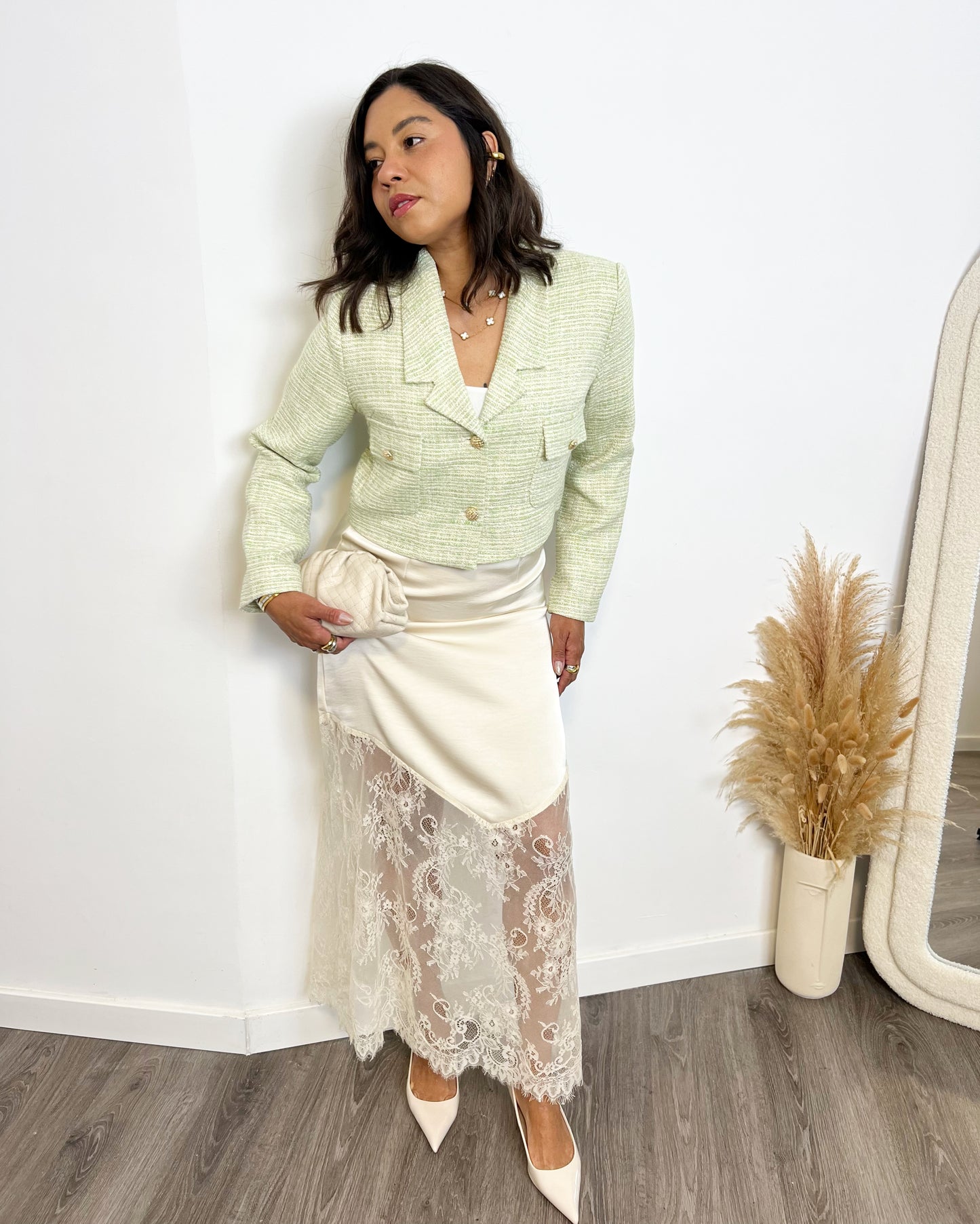 Falda satinada con encaje Beige