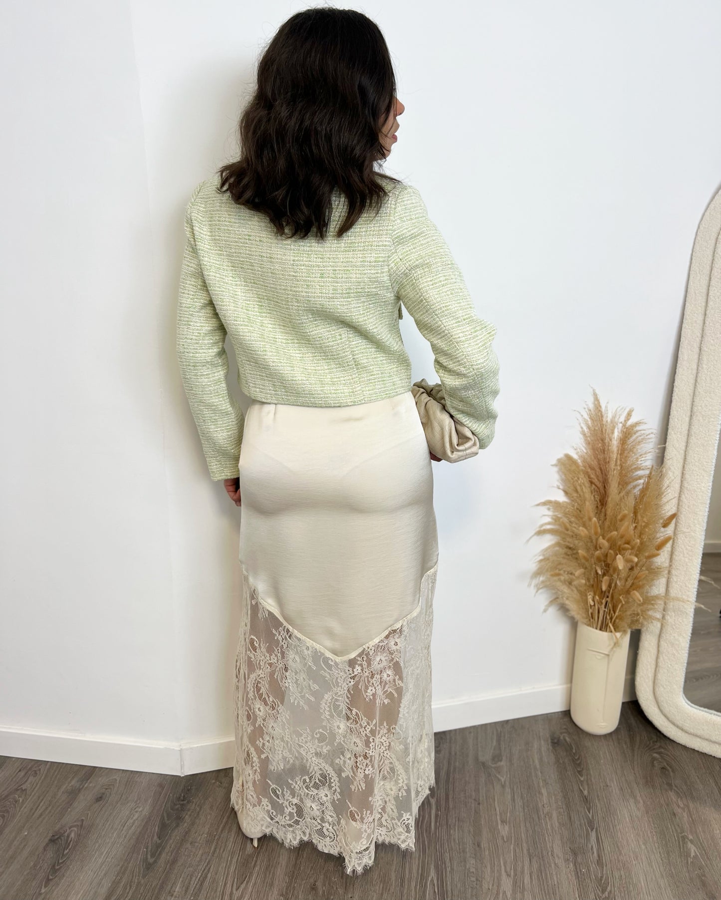 Falda satinada con encaje Beige