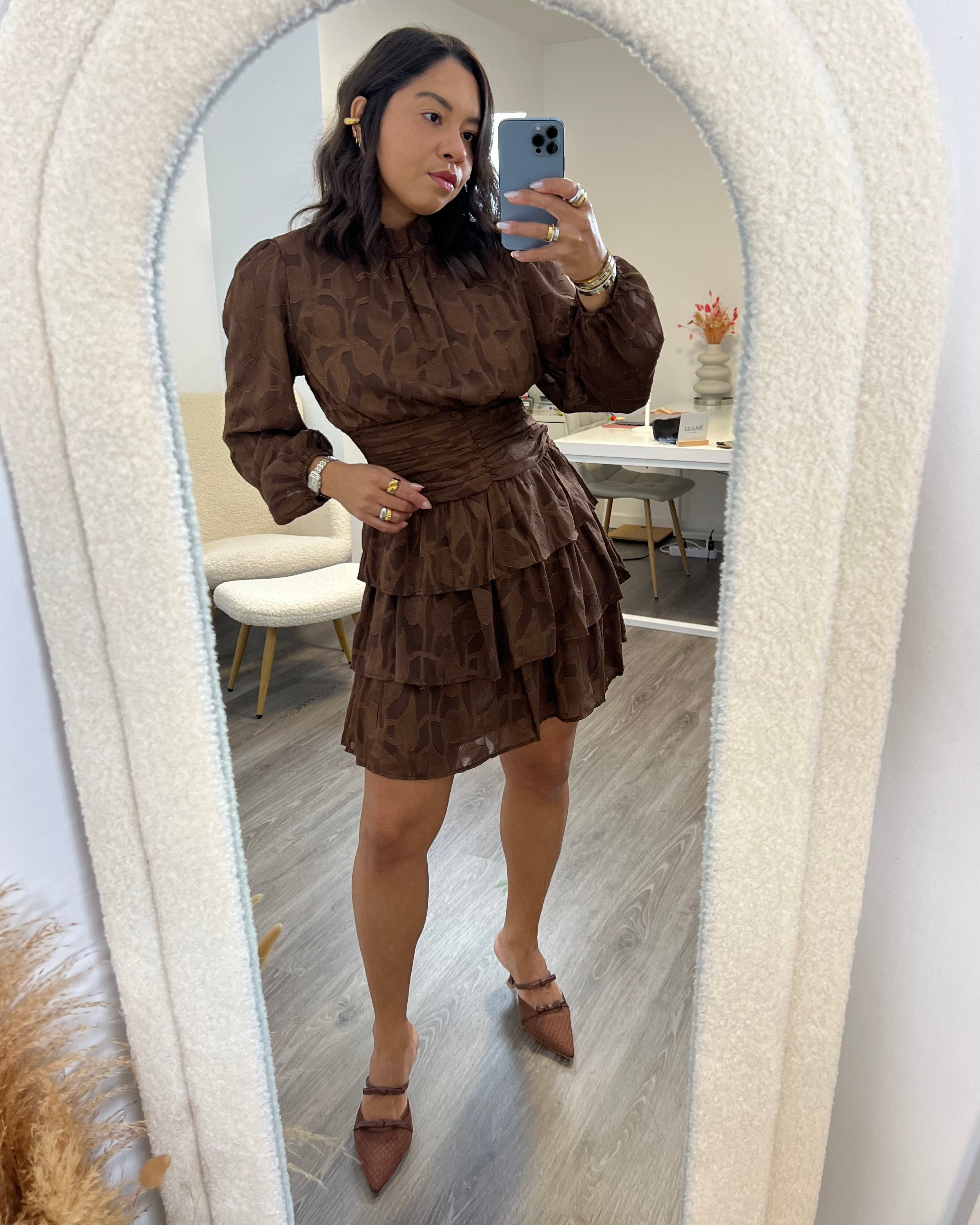 Vestido volantes Marrón