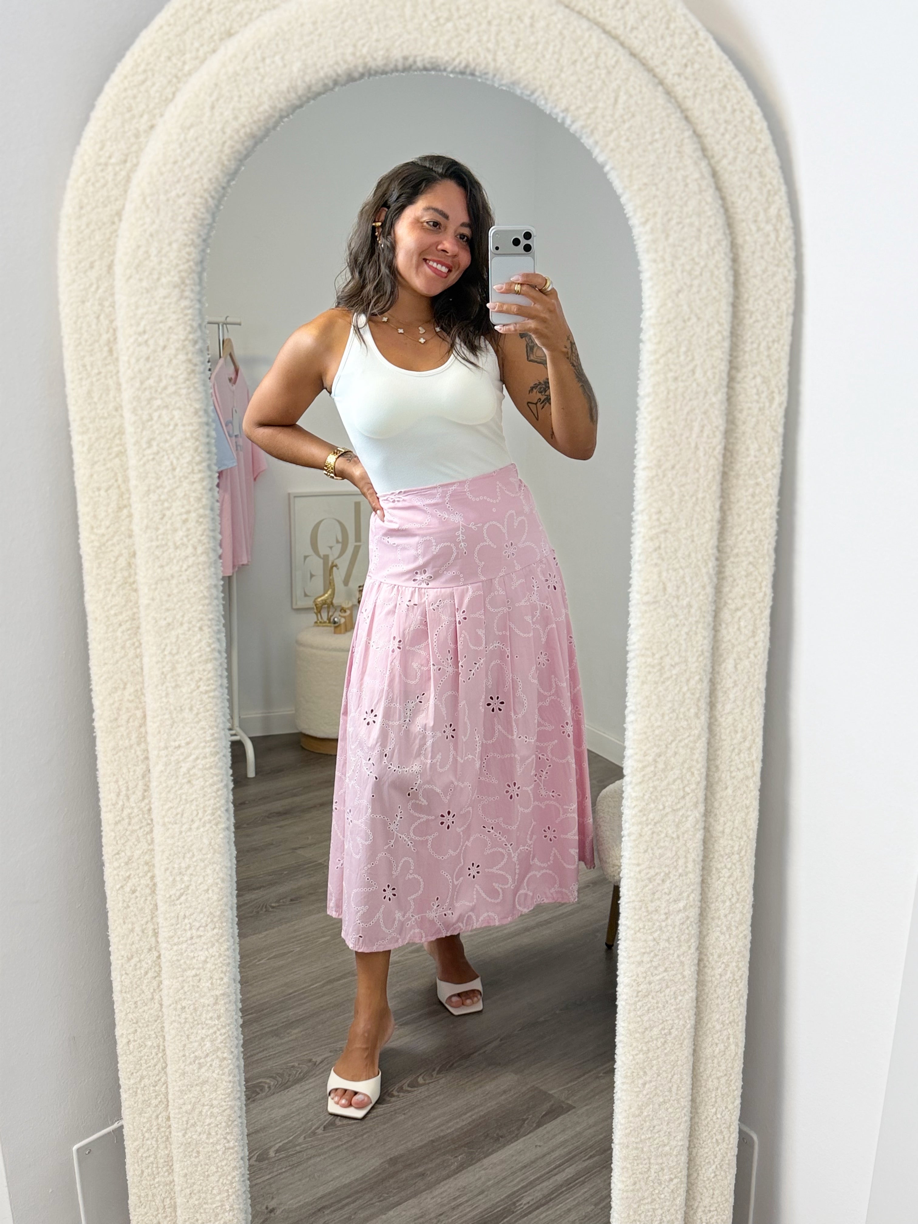 FALDA BORDADA ROSA