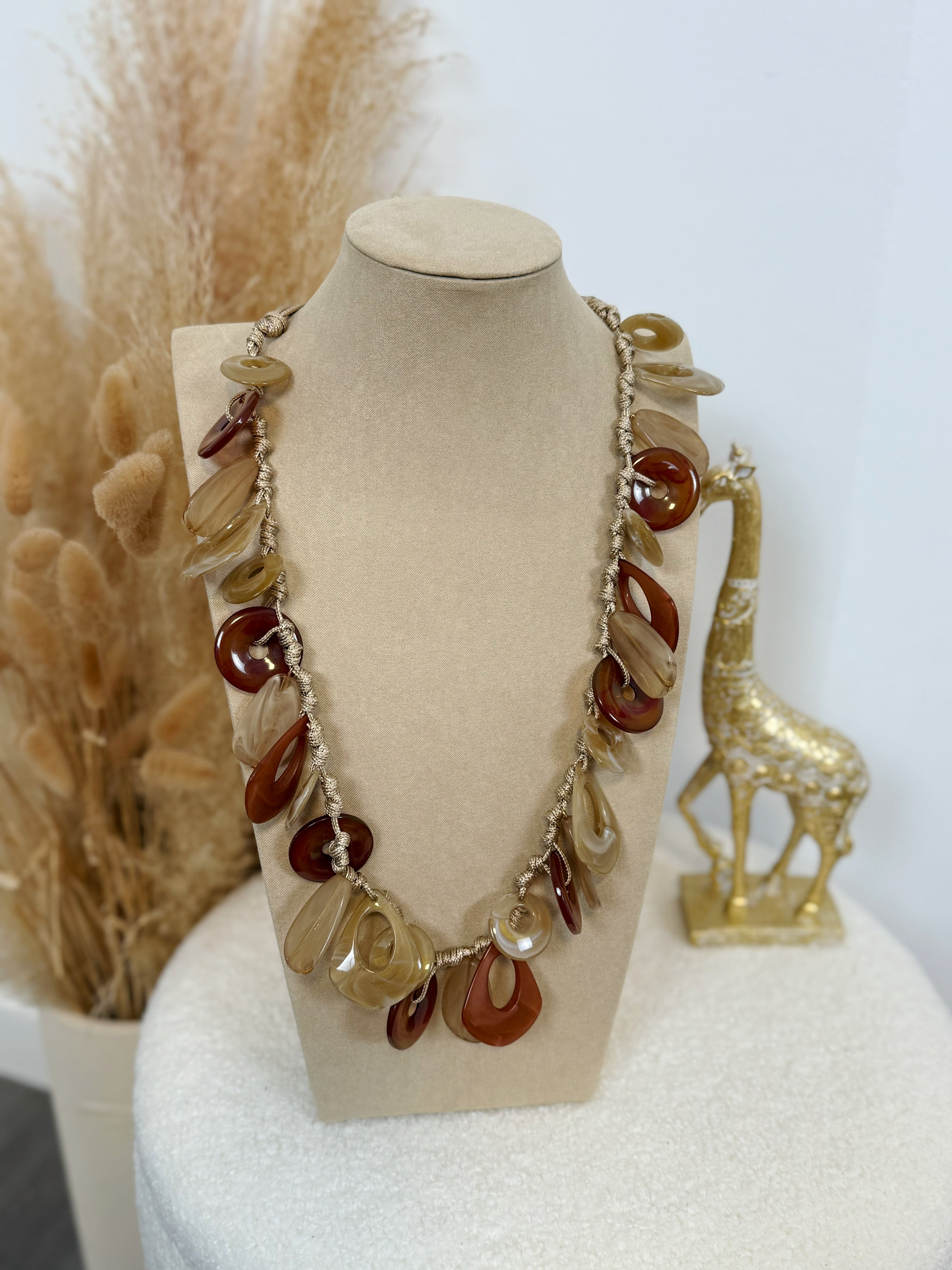 Collar Barroco caramelo