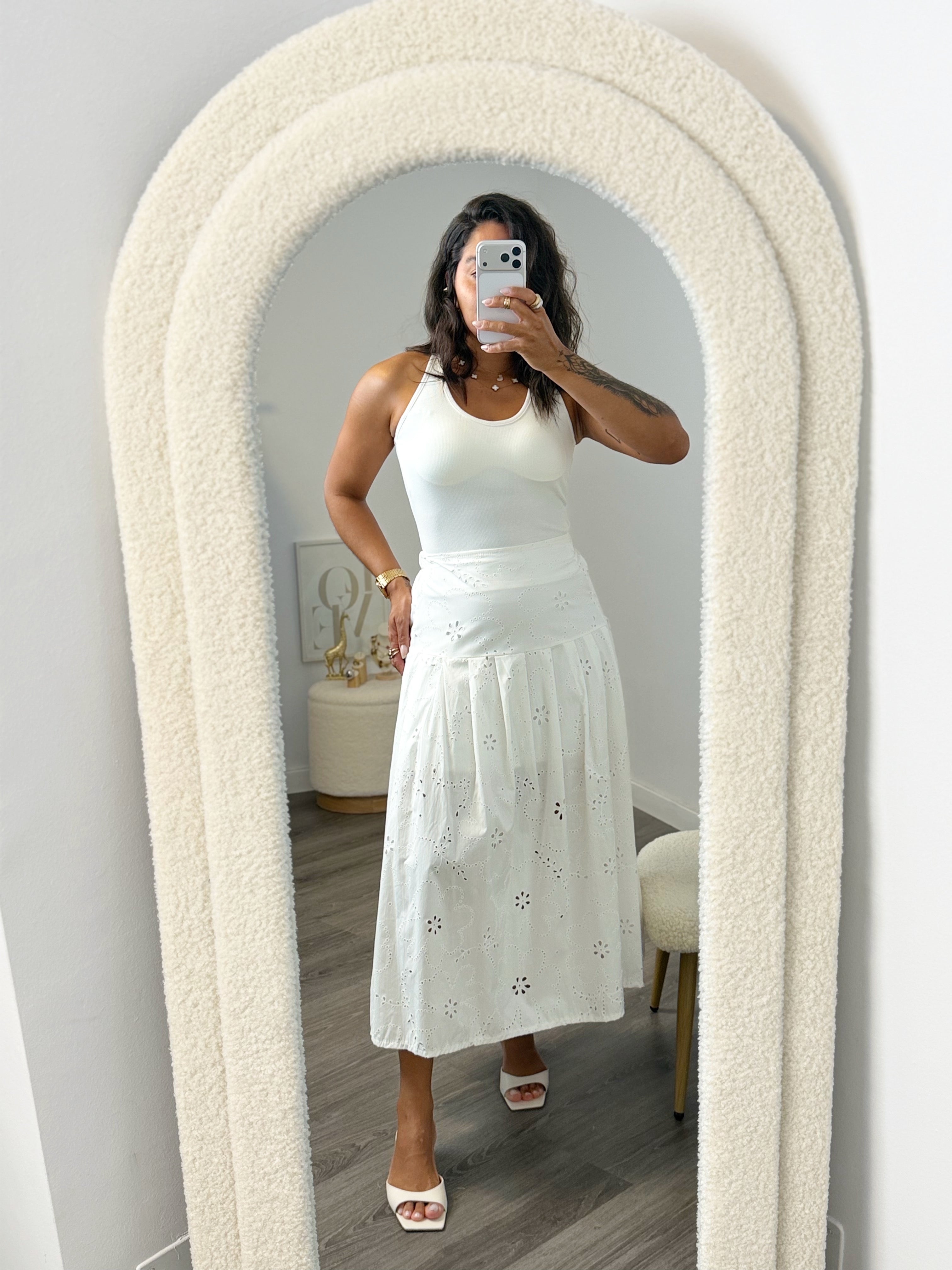 FALDA BORDADA BLANCA