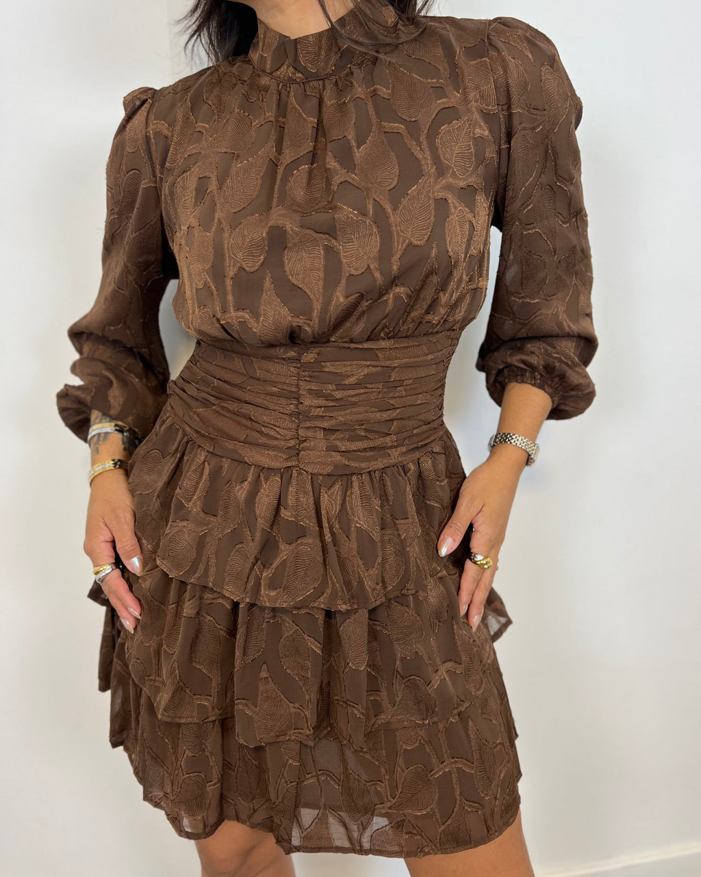 Vestido volantes Marrón