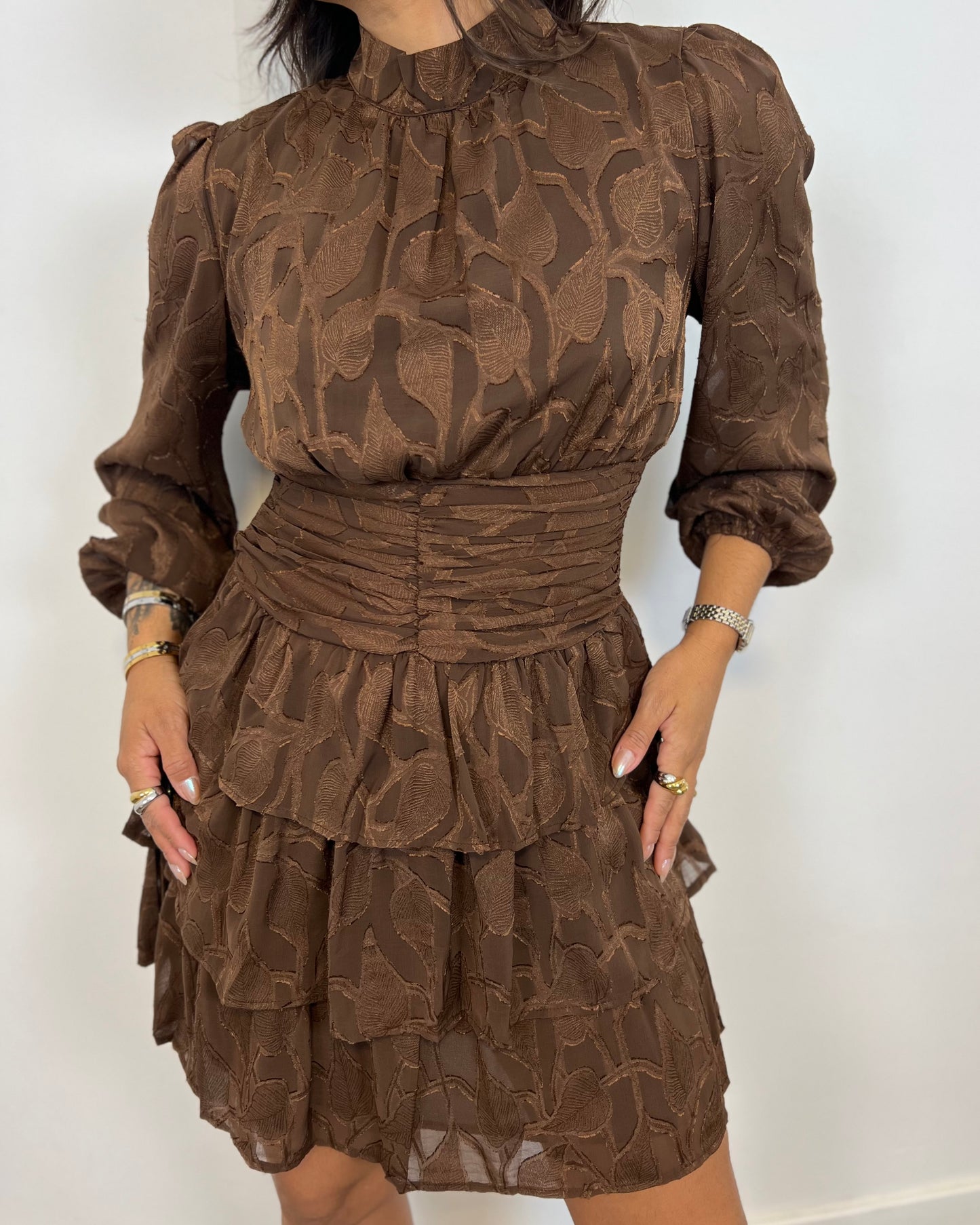 Vestido volantes Marrón